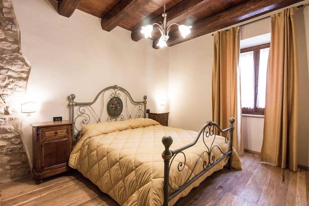 Montecchio  Domus In Castro B&B 객실 사진